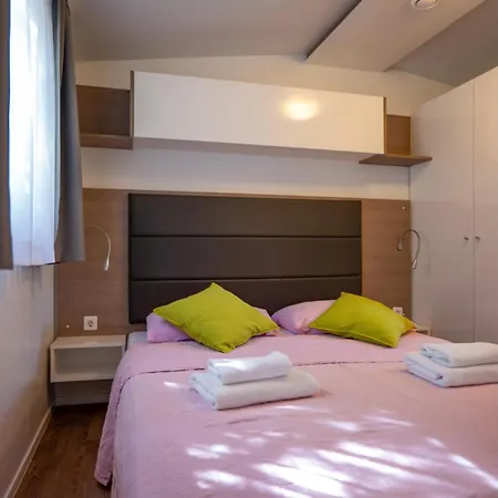 Vikendica 2 Bedroom Amazing In Obrovac