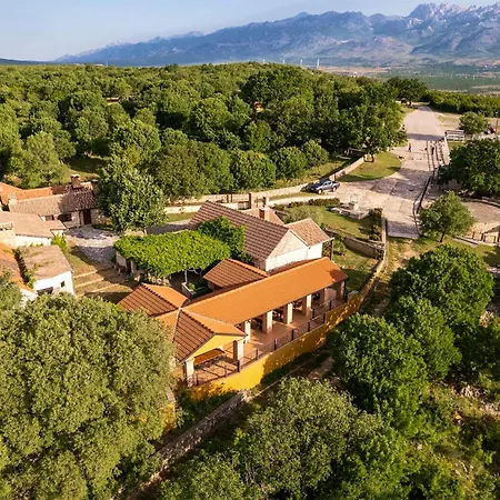 2 Bedroom Amazing In Obrovac