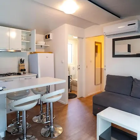 2 Bedroom Amazing In Casa vacanze
